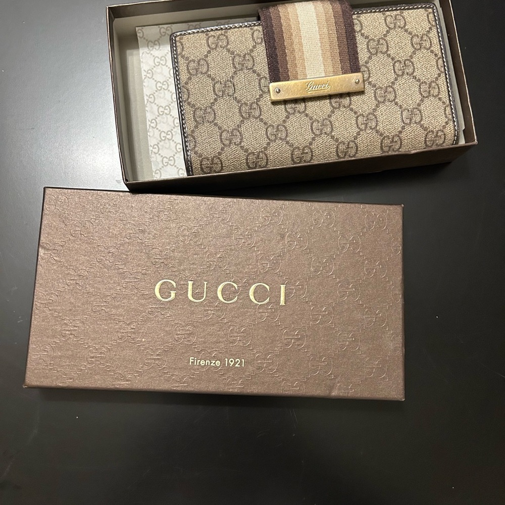 Gucci Tan and Brown GG Pattern Wallet - Picture 2 of 6